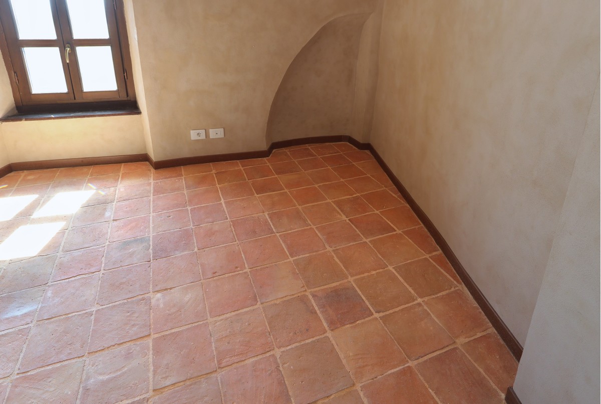 25x25 cm square Terracotta